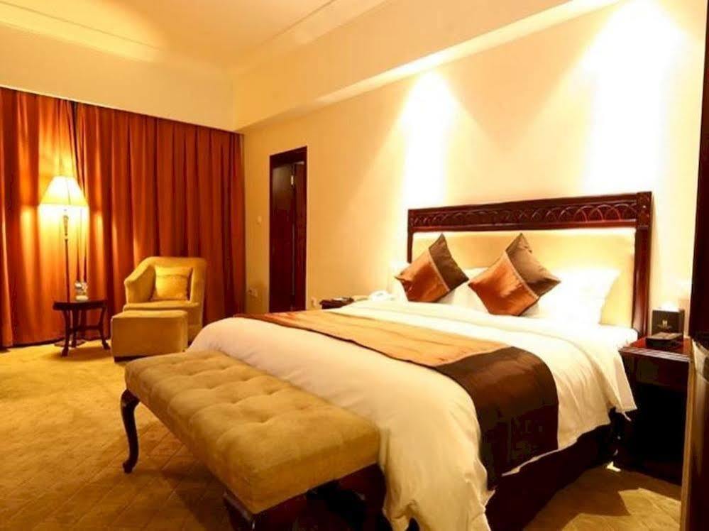 Huaxin International Hotel หนิงป่อ ภายนอก รูปภาพ