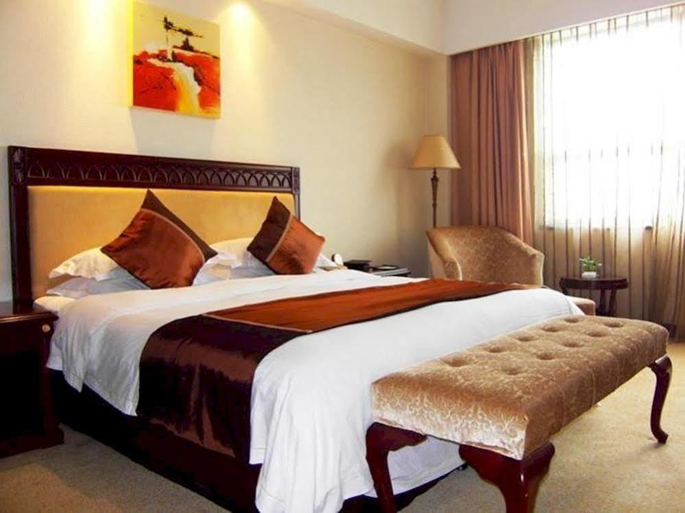 Huaxin International Hotel หนิงป่อ ภายนอก รูปภาพ