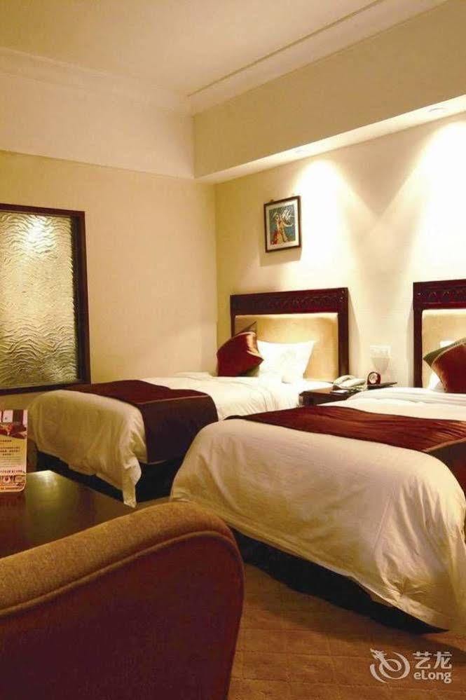 Huaxin International Hotel หนิงป่อ ภายนอก รูปภาพ